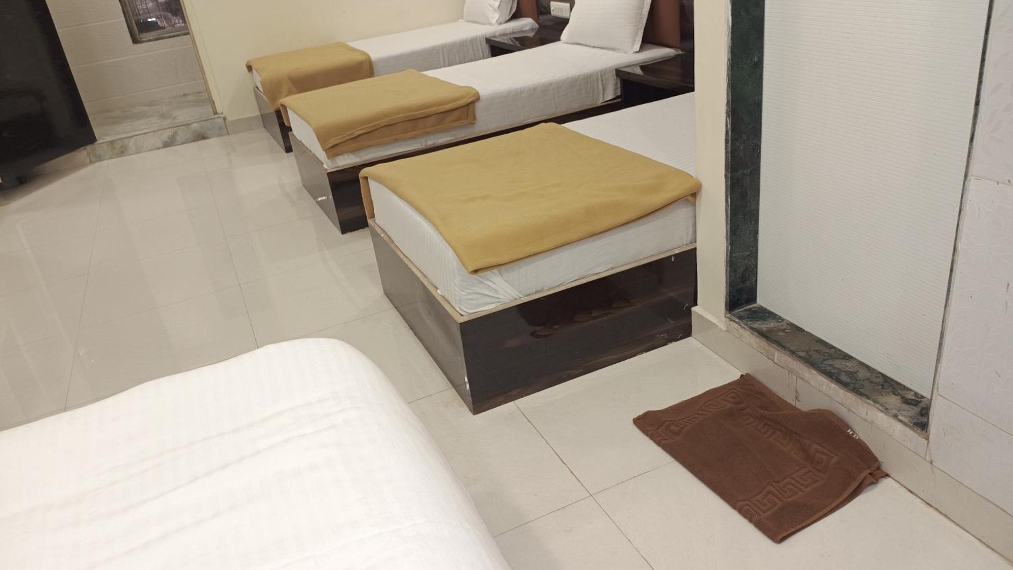 Hotel Deluxe Bombaj Zewnętrze zdjęcie