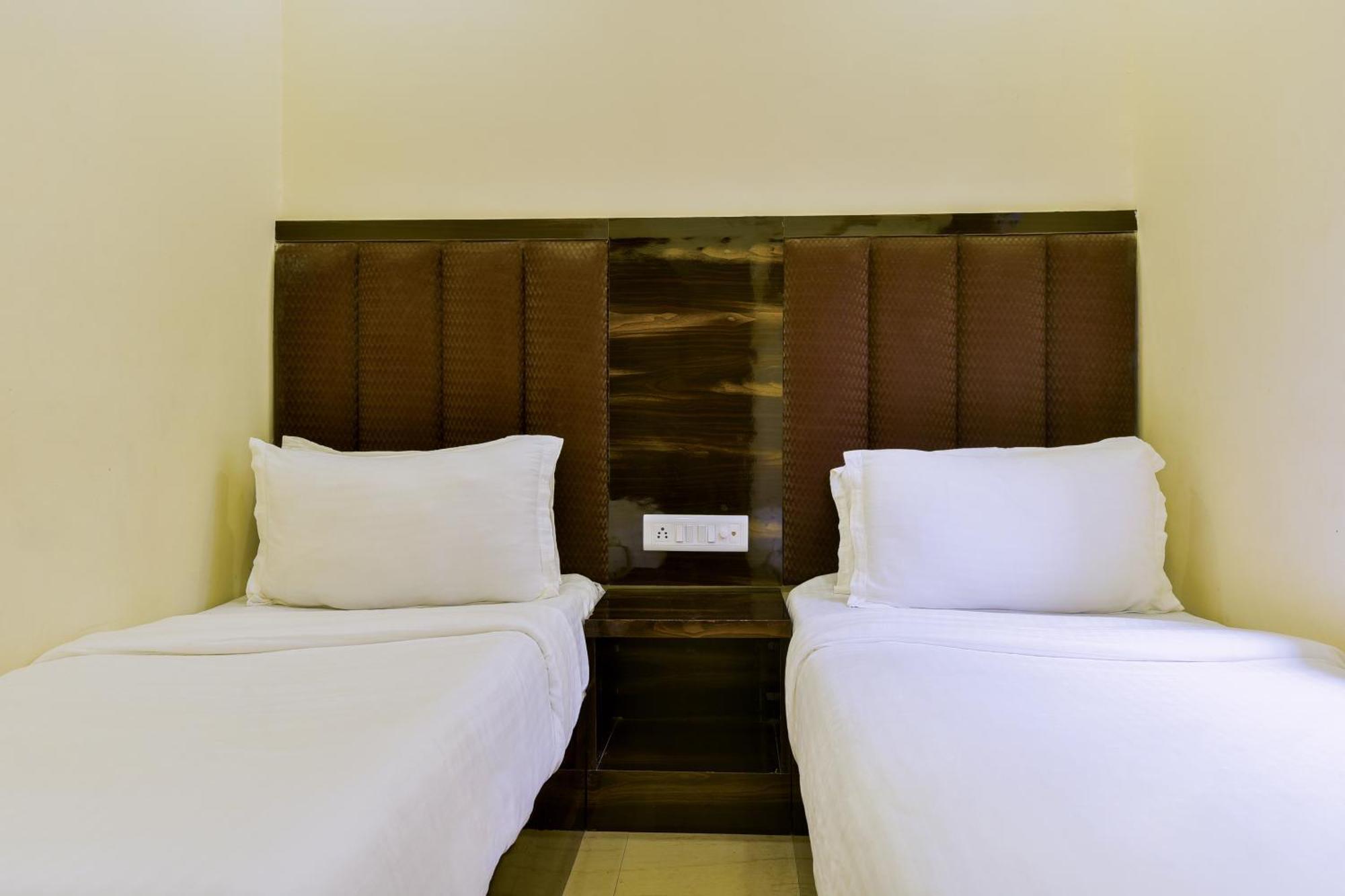 Hotel Deluxe Bombaj Zewnętrze zdjęcie